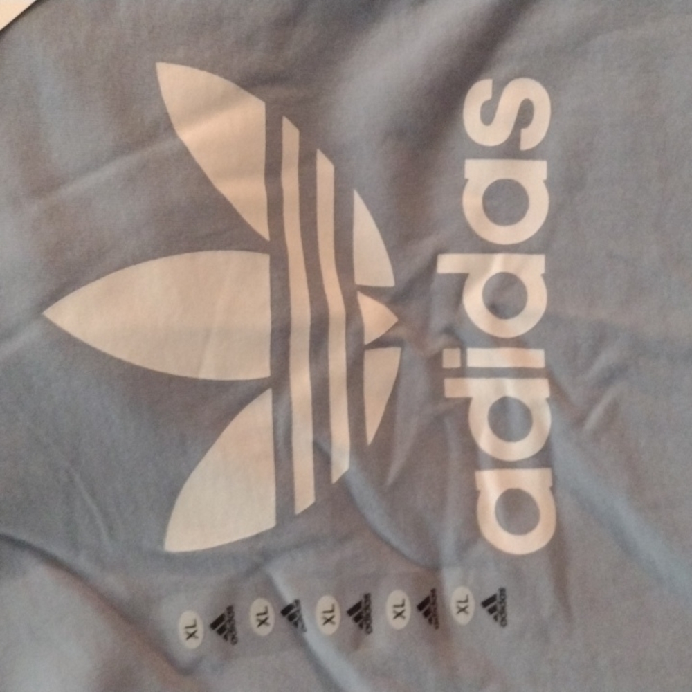 New Adidas pocket goodie